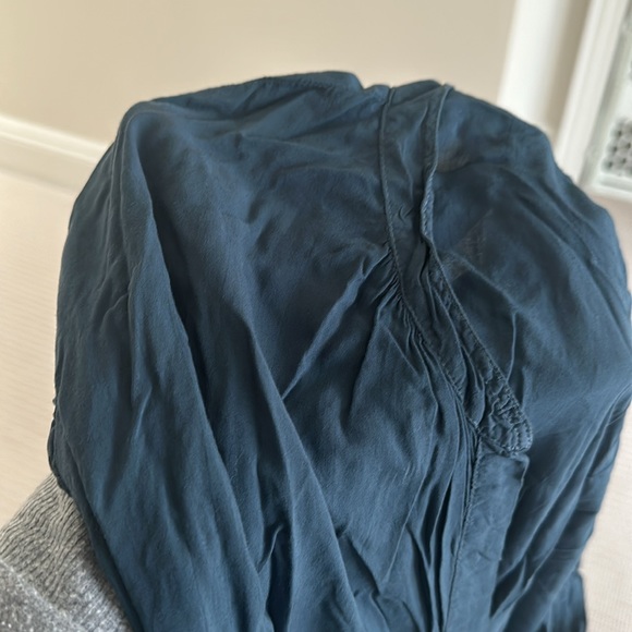 Velvet by Graham & Spencer sleeveless blouse, size medium - Picture 4 of 4